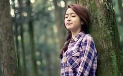 动漫美女脱小内内露尿口